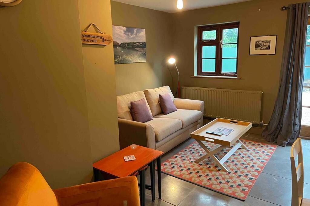 Cottage With Hot Tub In Pembrokeshire Haverfordwest Esterno foto