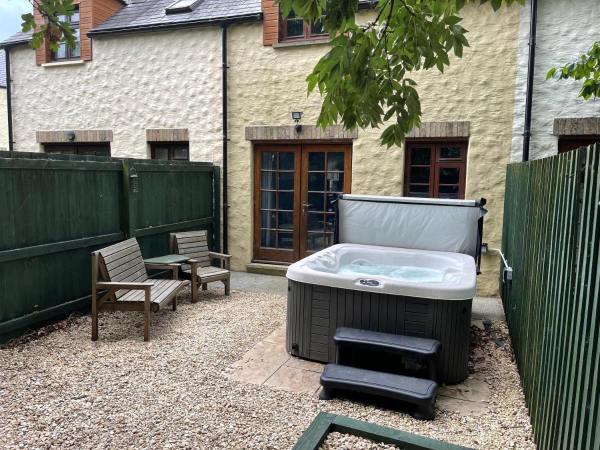 Cottage With Hot Tub In Pembrokeshire Haverfordwest Esterno foto